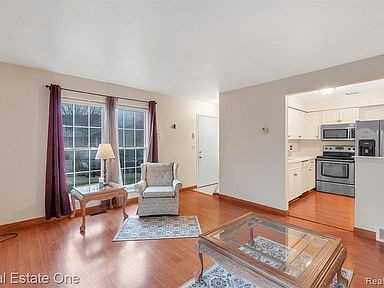 44521 N Umberland Cir - Photo 4 of 16