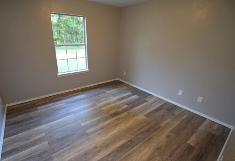 414 N Jackson St - Photo 3 of 8