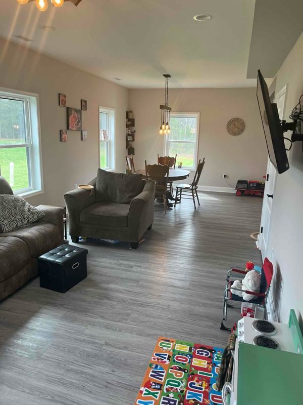 1028 Suburban Rd - Photo 3 of 24