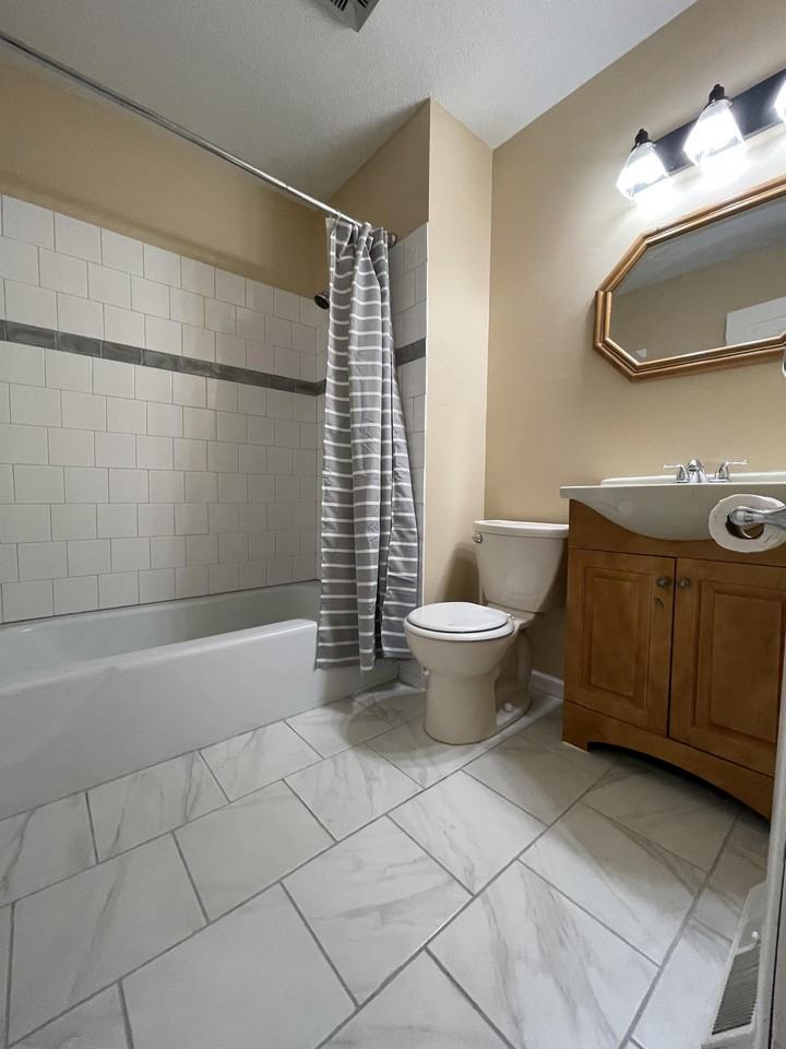 305 South 10th Street - Photo 5 of 11