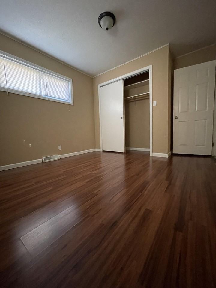 305 South 10th Street - Photo 7 of 11