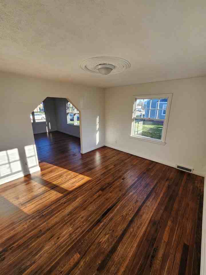 1131 N Kaley St #1 - Photo 6 of 10