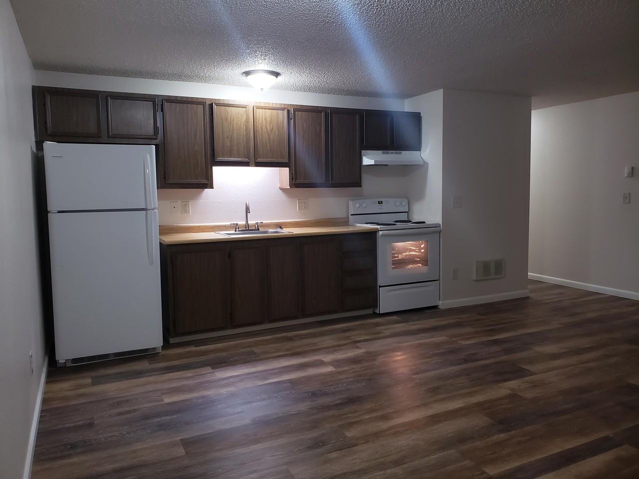 1373 Ne Hogan Pl #1373 - Photo 2 of 10