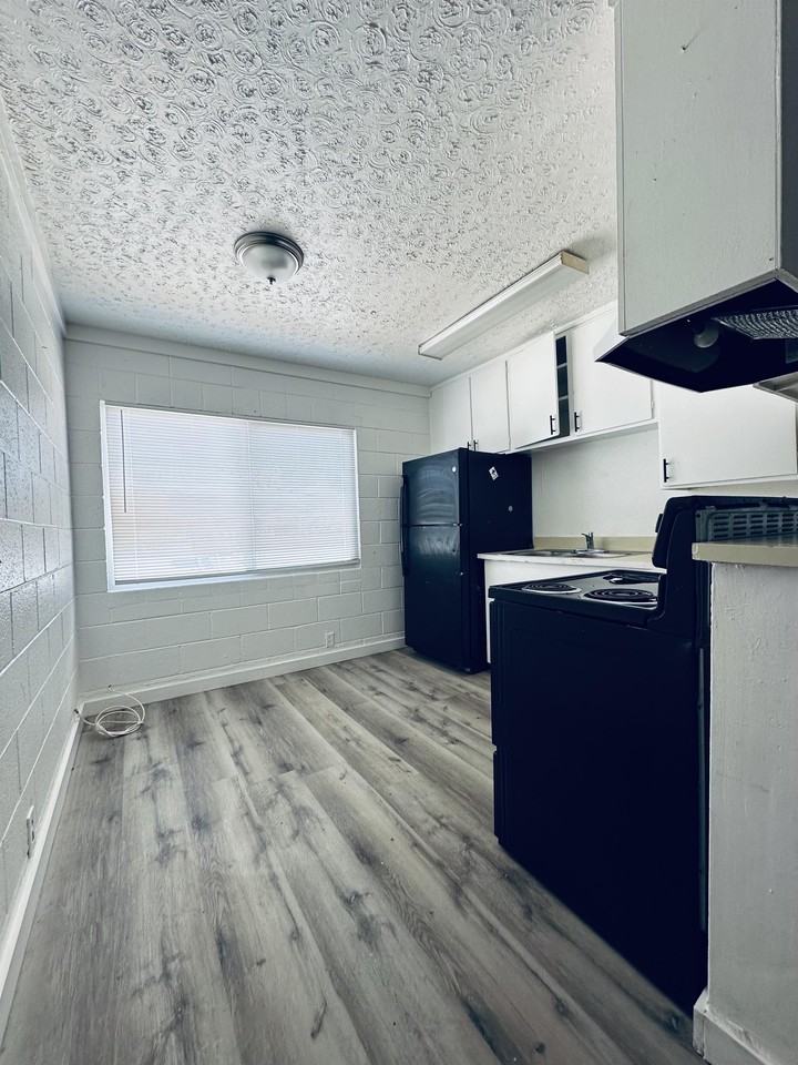 3821 Royal Crest Street - Photo 7 of 9