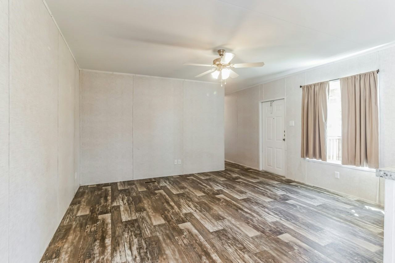 105 East Briar Drive - Photo 6 of 18