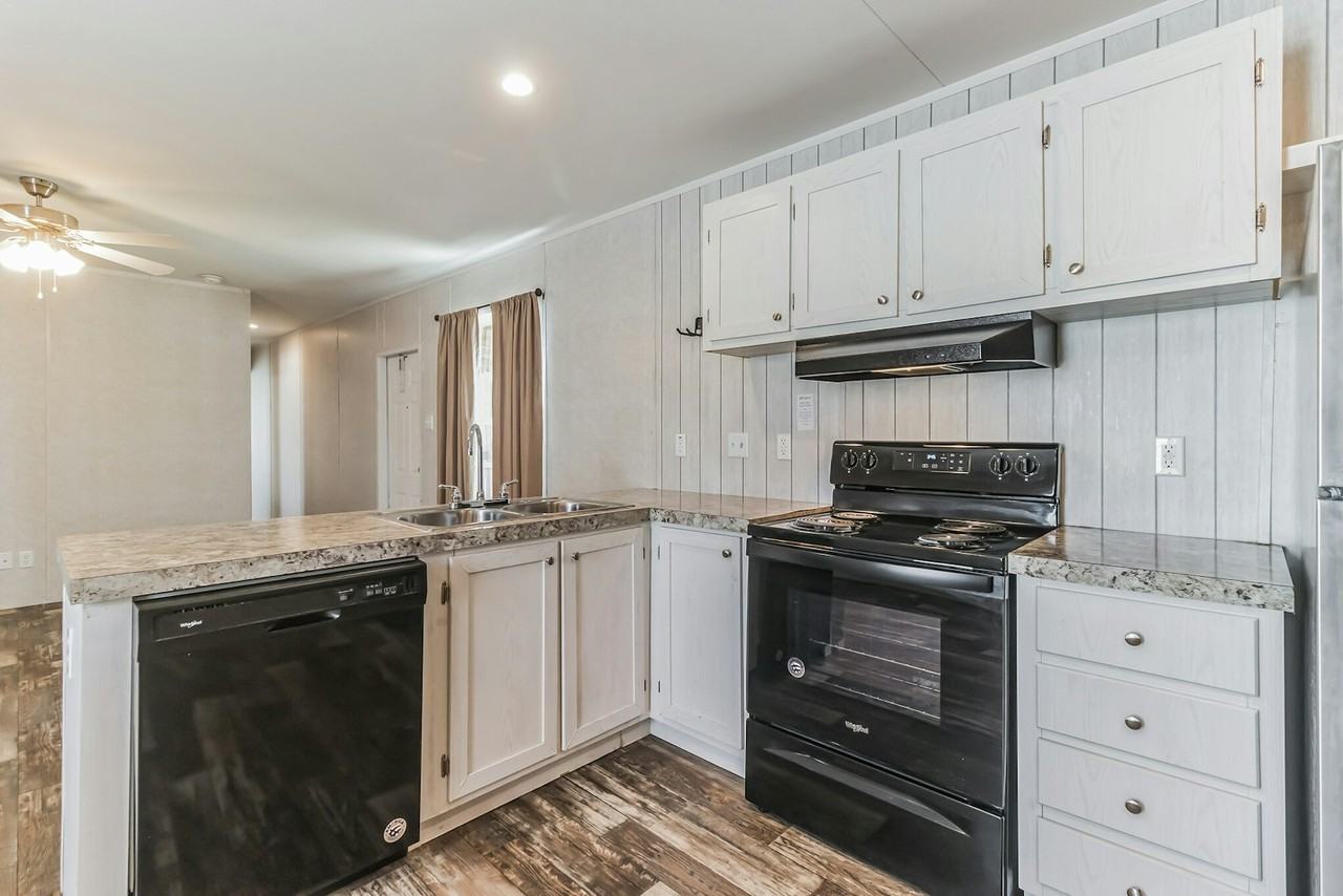 105 East Briar Drive - Photo 7 of 18