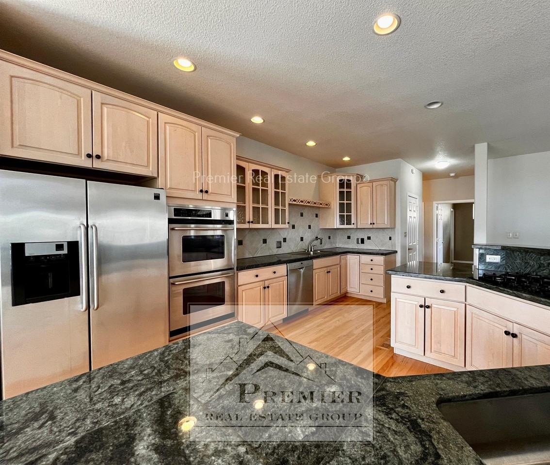 240 Haversham Dr #1 - Photo 4 of 33