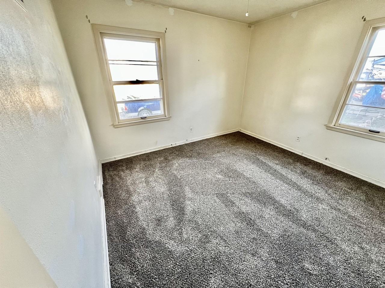 327 Beeman St #1 - Photo 7 of 10