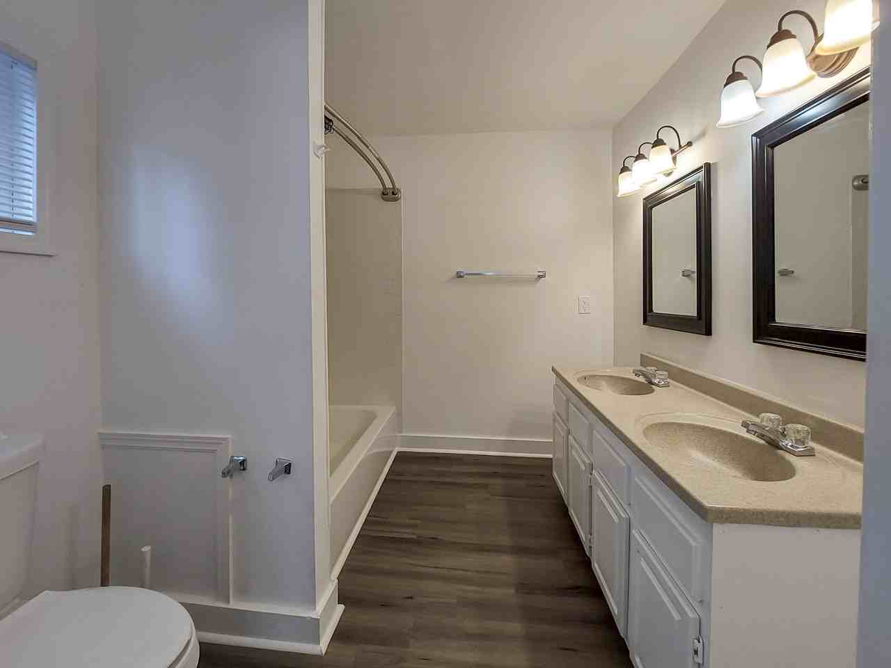 Plaza Ave Sw - Photo 5 of 7