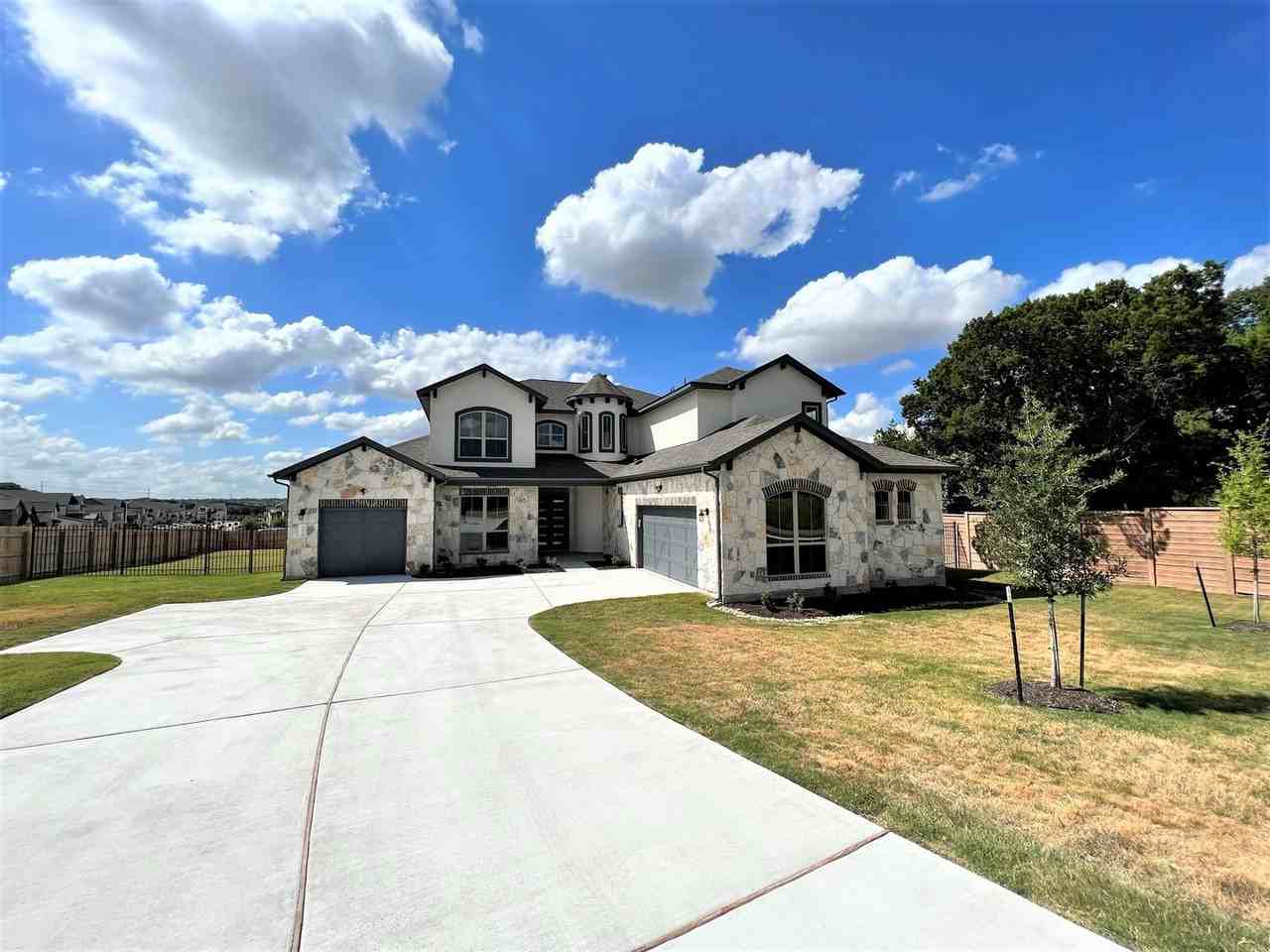 720 Kodiak Trl - Photo 2 of 38