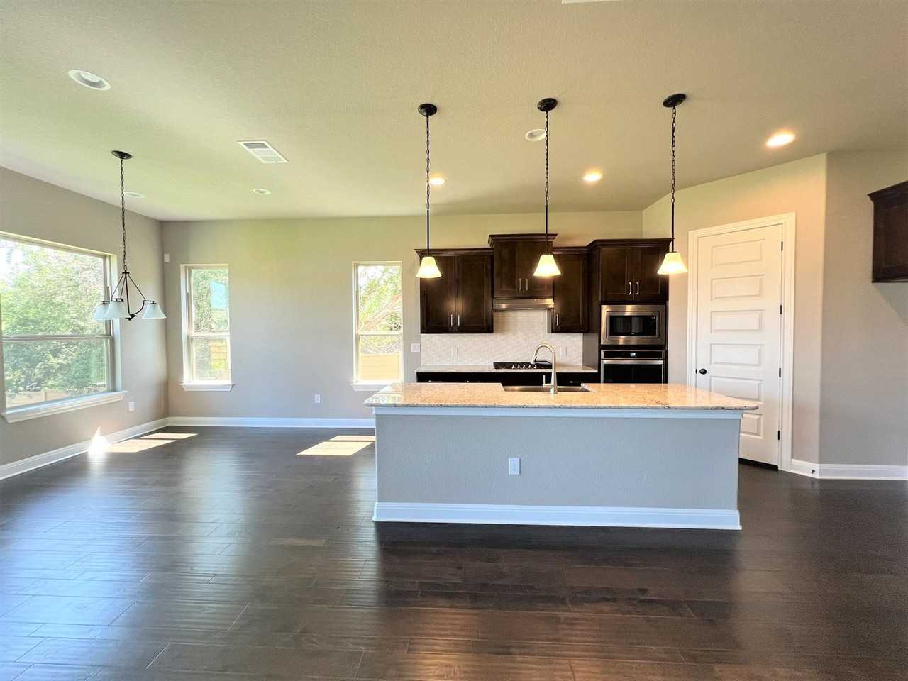 720 Kodiak Trl - Photo 6 of 38