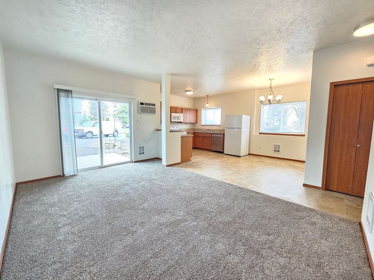 6026 N Wiscomb St - Photo 2 of 15