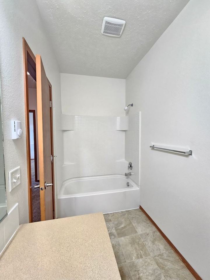 6026 N Wiscomb St - Photo 7 of 15