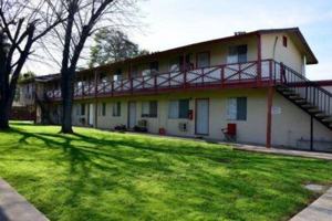 featured image of 3429 3425, 3429 & 3433 Edison Ave.