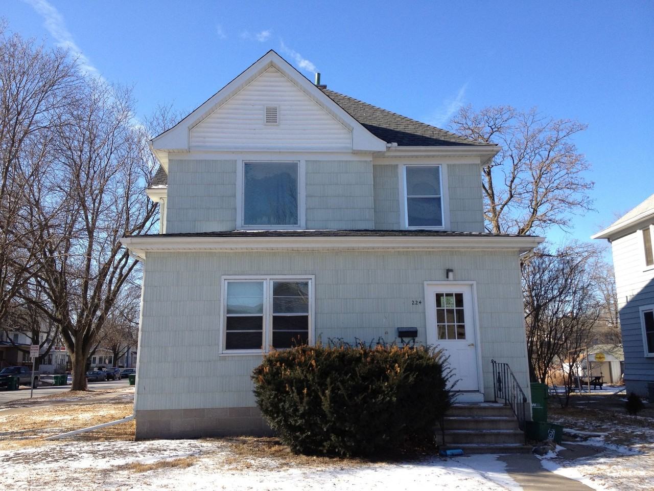224 Carroll - Photo 2 of 2