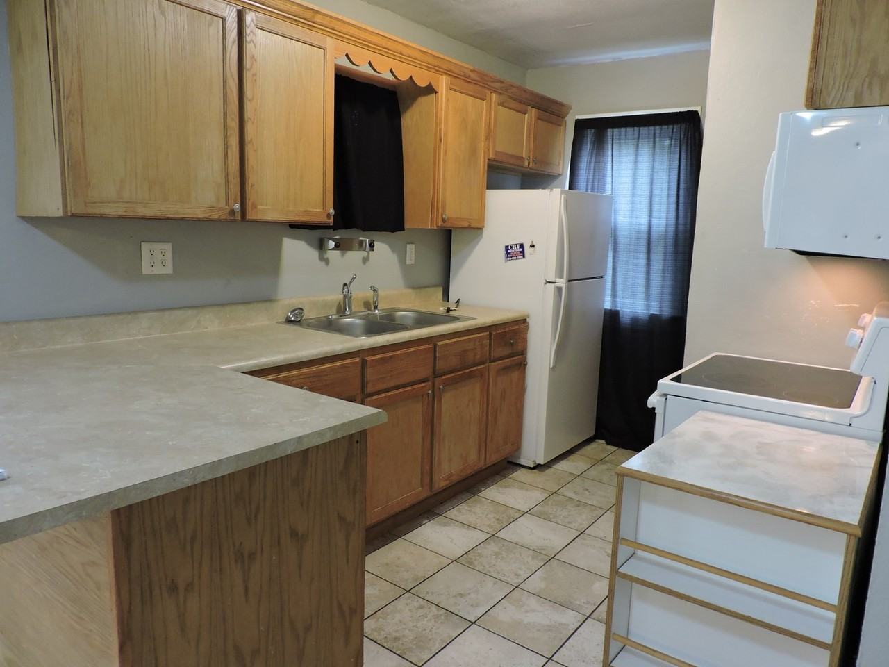 306 Sullivan Ave - Photo 2 of 9