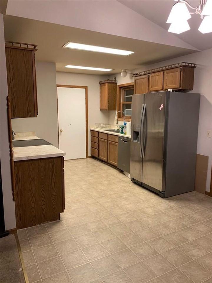 821 Acker Pkwy - Photo 3 of 11