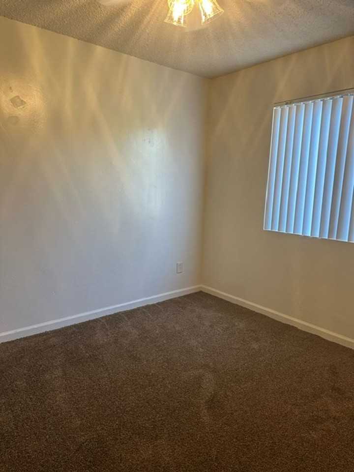 708 Arvin St - Photo 6 of 11