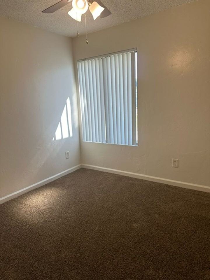 708 Arvin St - Photo 7 of 11
