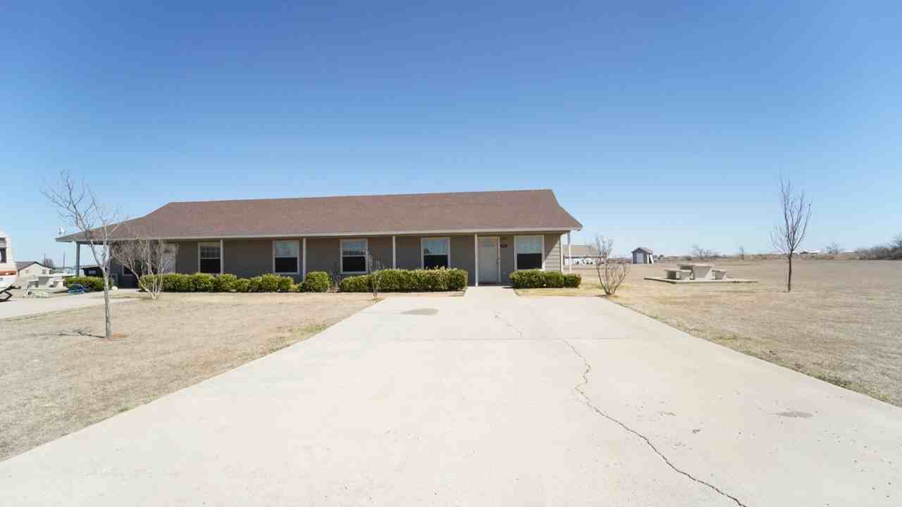 327 S Blue Jay Ct - Photo 2 of 20