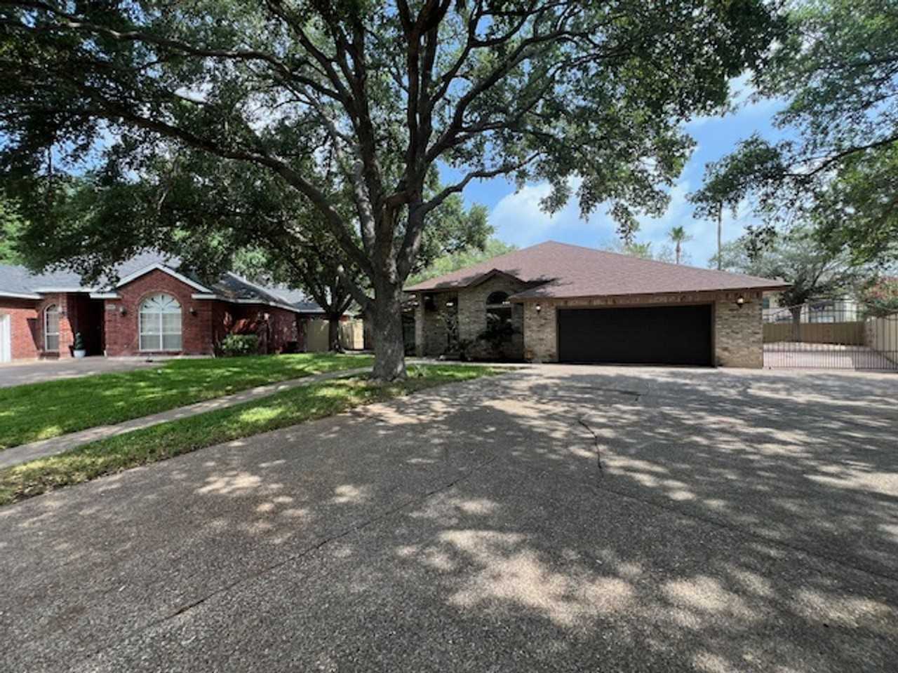 3121 Spring Creek Dr - Photo 2 of 34