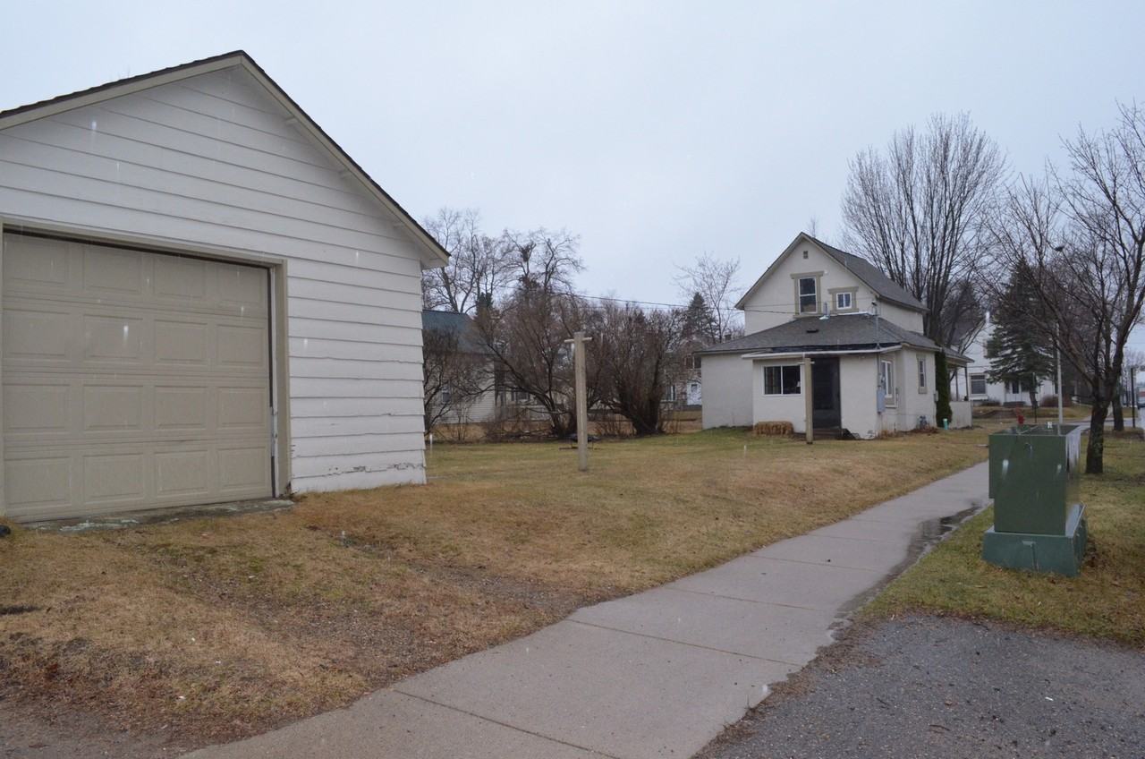 801 S 7th St - Photo 5 of 21