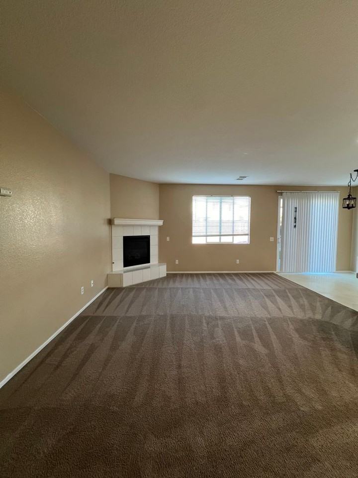 38434 Coralino Dr - Photo 7 of 18