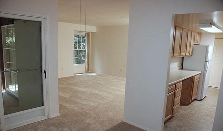 Carlyle Apartments - Photo 3 of 11