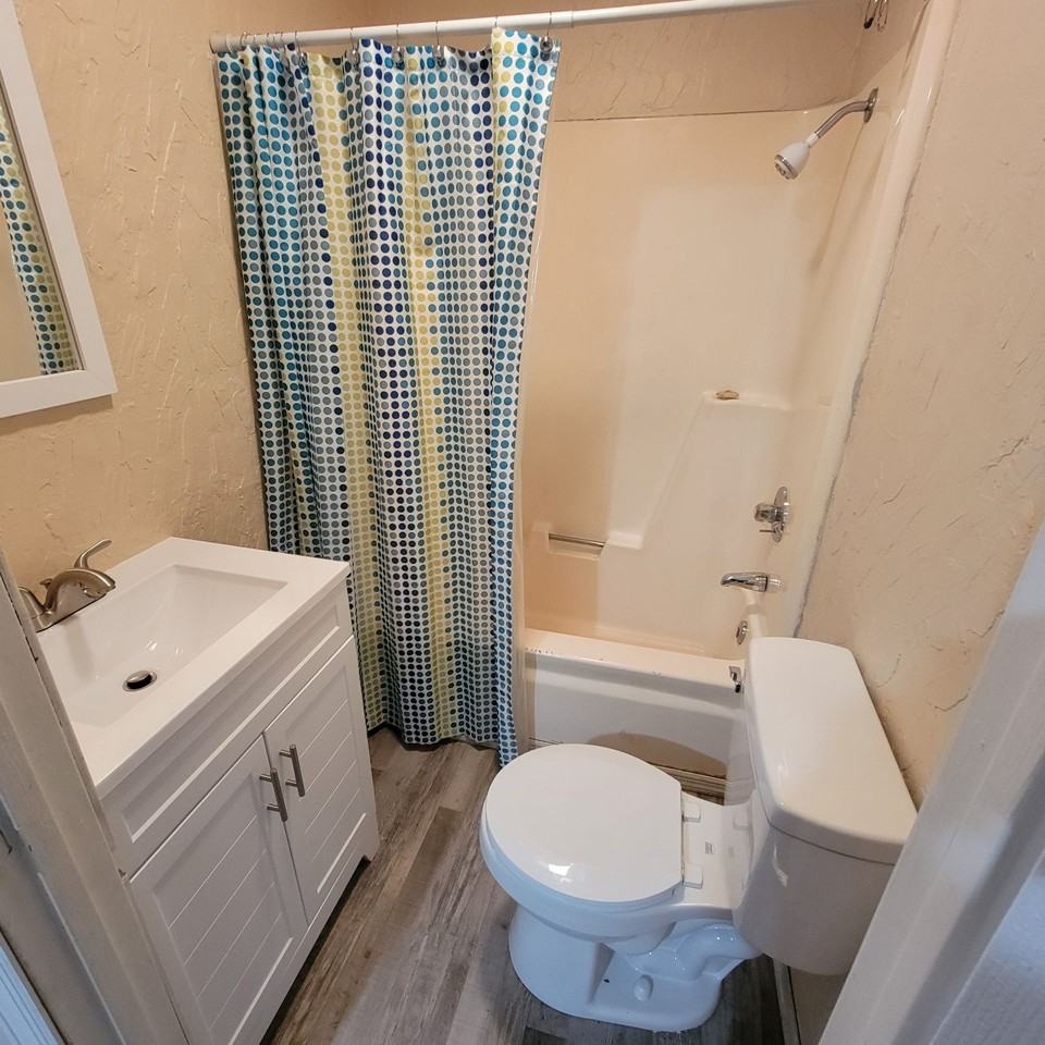 611 S Willow Ave - Photo 3 of 6