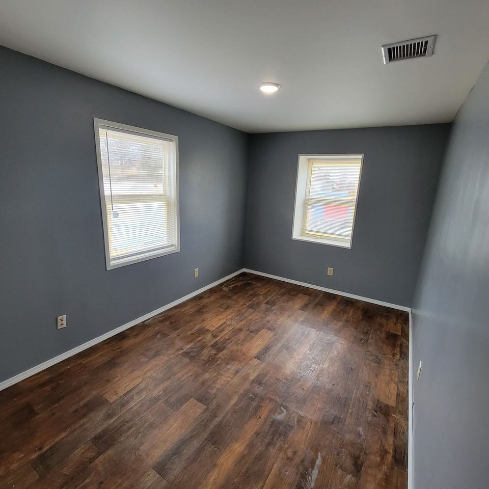 611 S Willow Ave - Photo 5 of 6