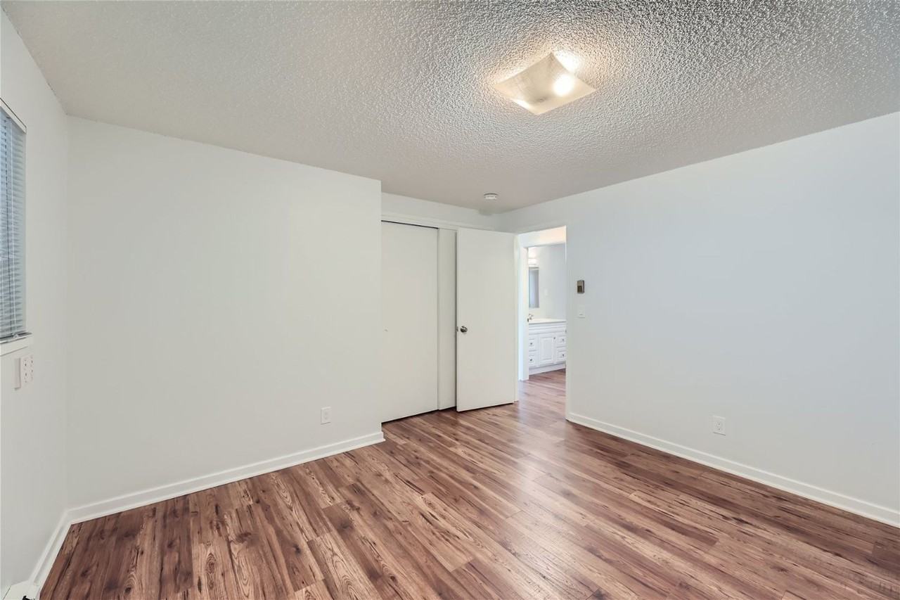 10710 Stone Ave N - Photo 6 of 12