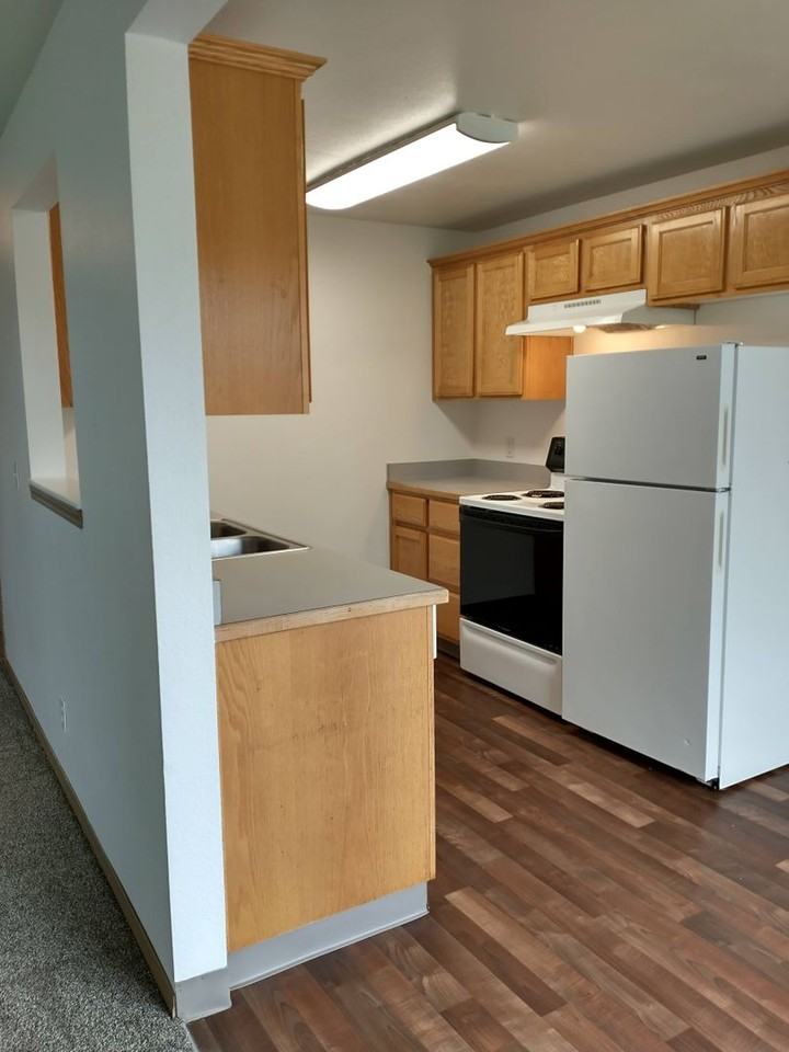 460 Ecols St S - Photo 2 of 18