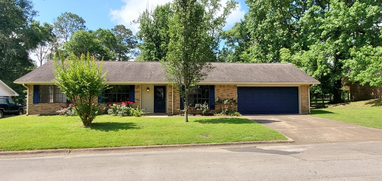 419 Willow Oak St