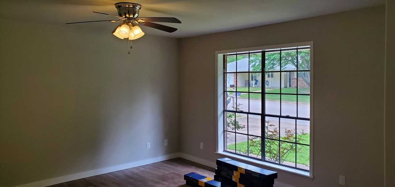 419 Willow Oak St - Photo 2 of 24
