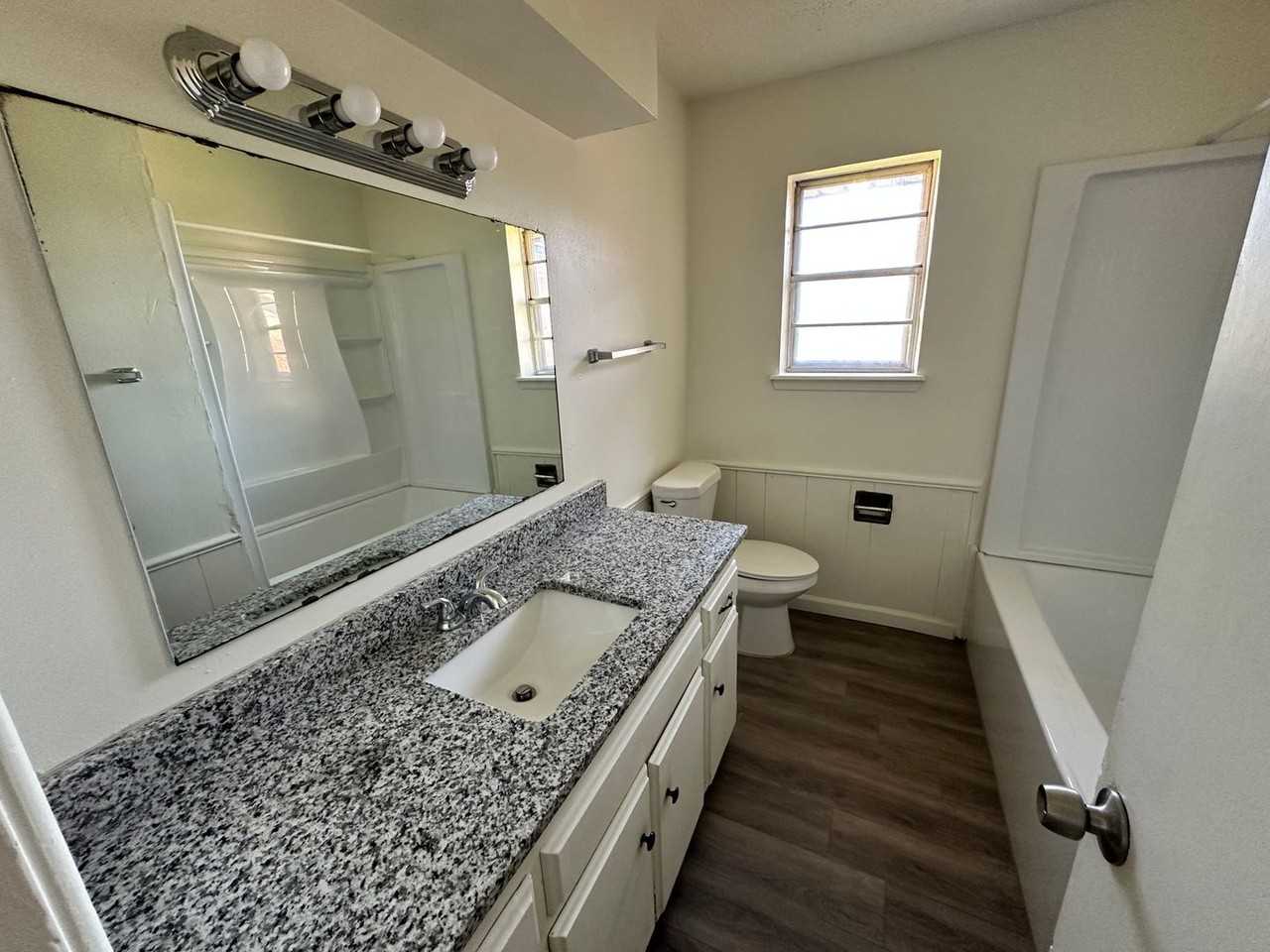 421 Northwest 89th Street - Photo 3 of 19