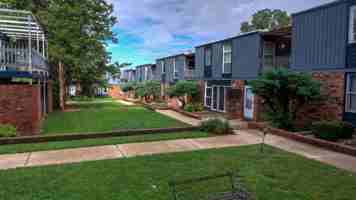 featured image of 508 S Mattis Ave