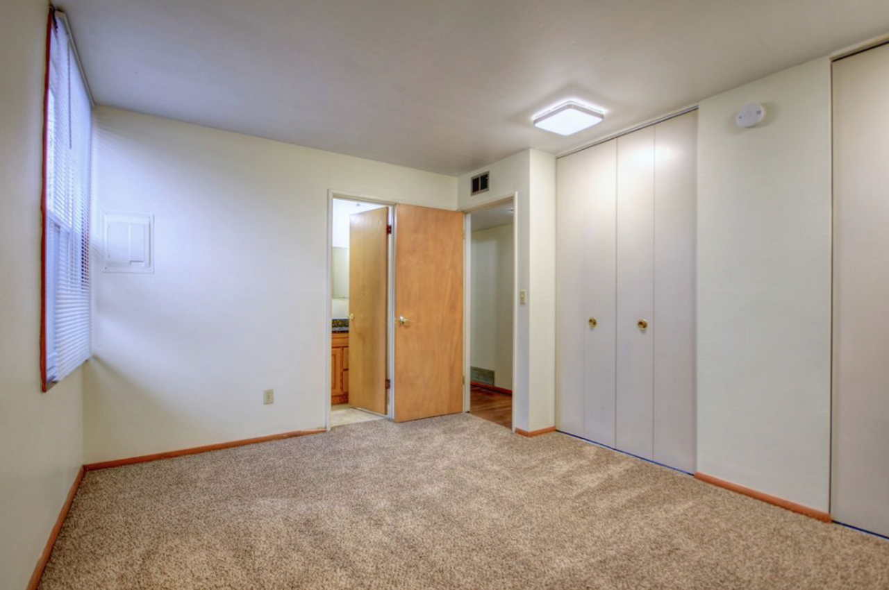 Introducing your New Home: Comfort and Convenience Await! - Photo 7 of 7
