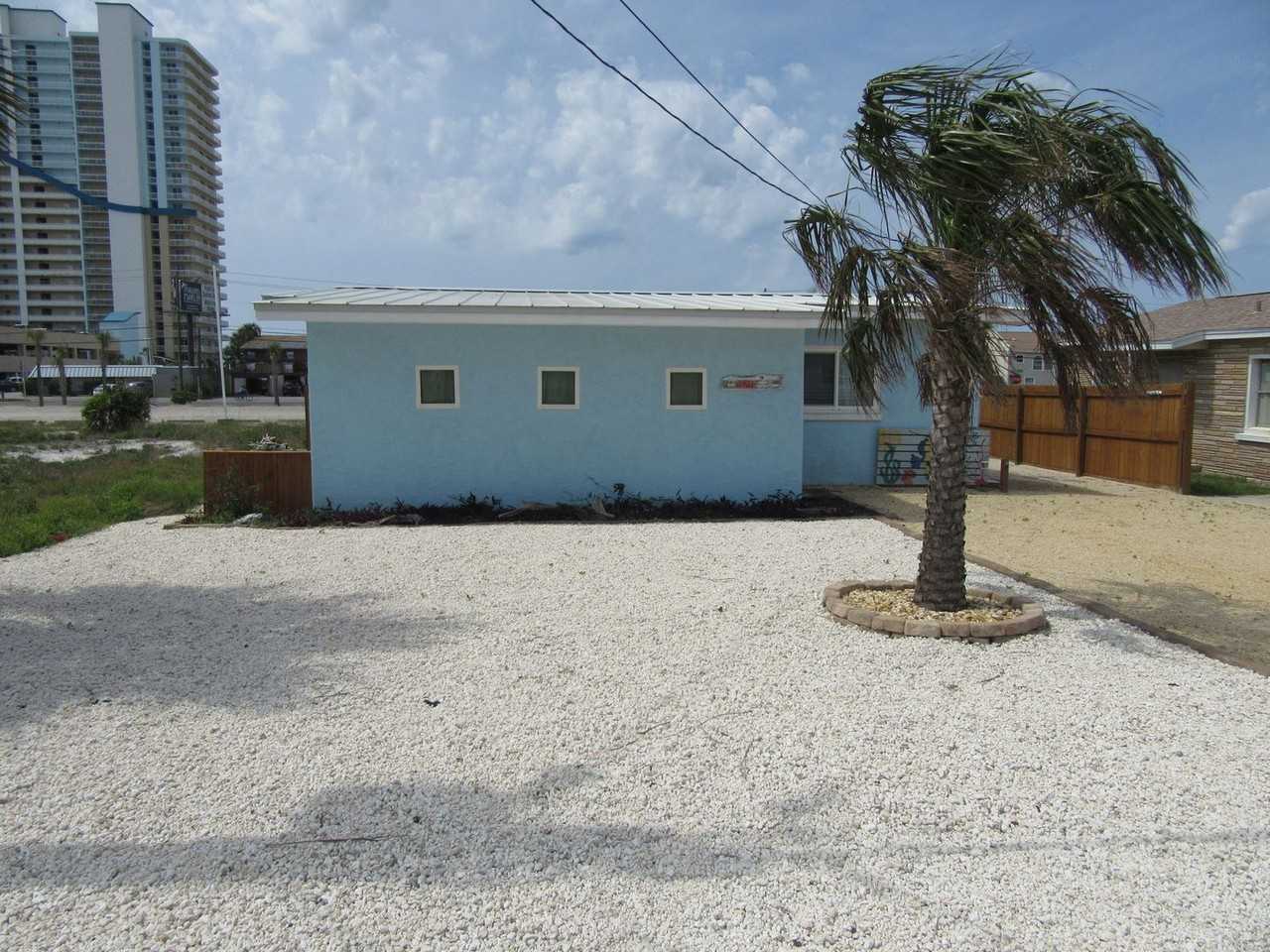 5211 Beach Dr - Photo 2 of 26