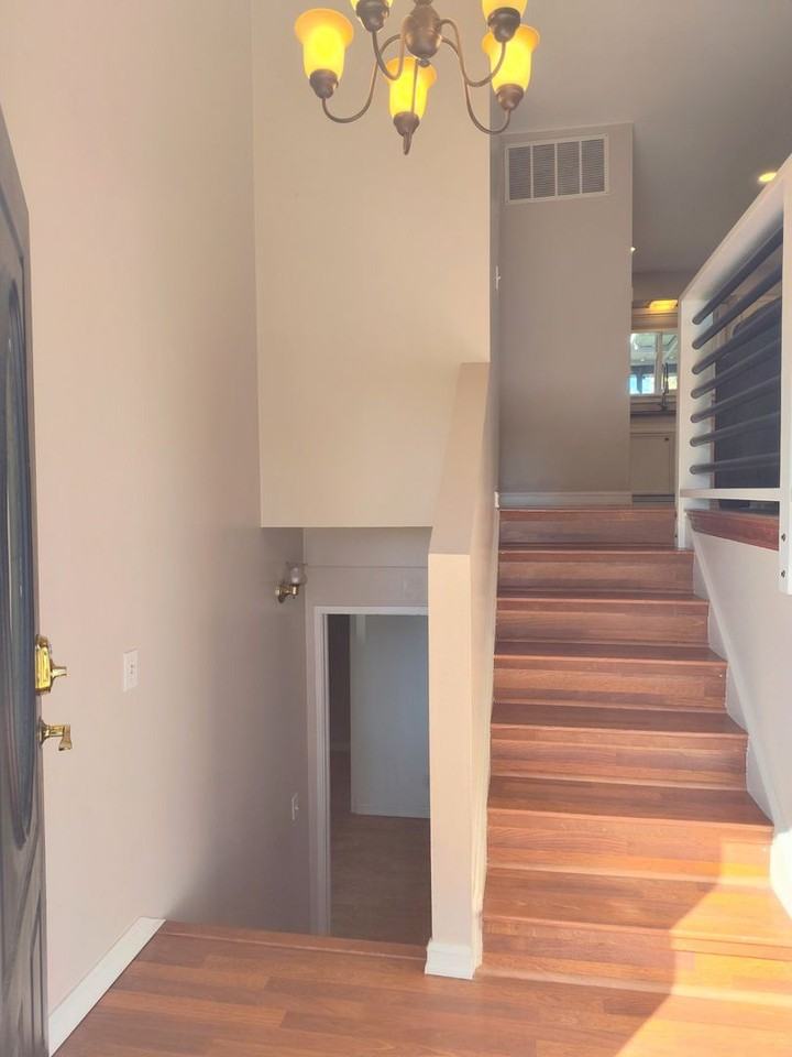 2524 Stafford Dr - Photo 3 of 17