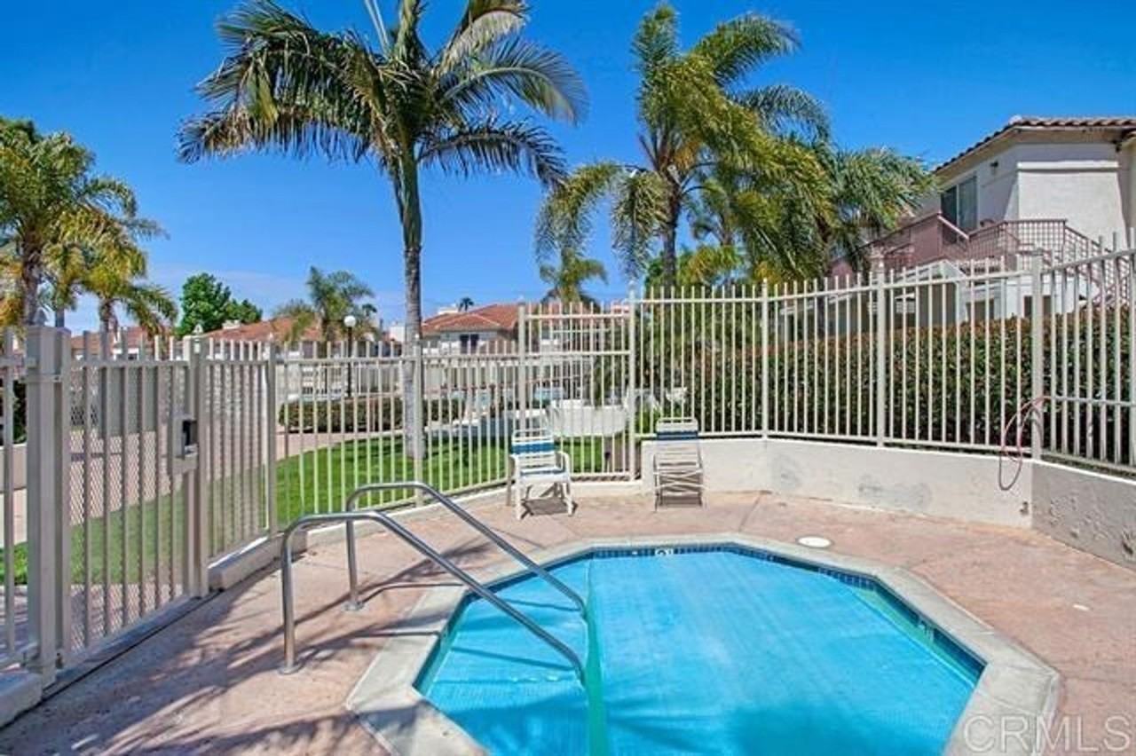 415 Stoney Point Way - Photo 3 of 35