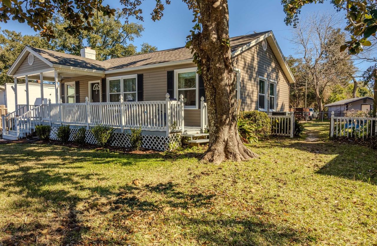 402 Se Syrcle Dr - Photo 3 of 32