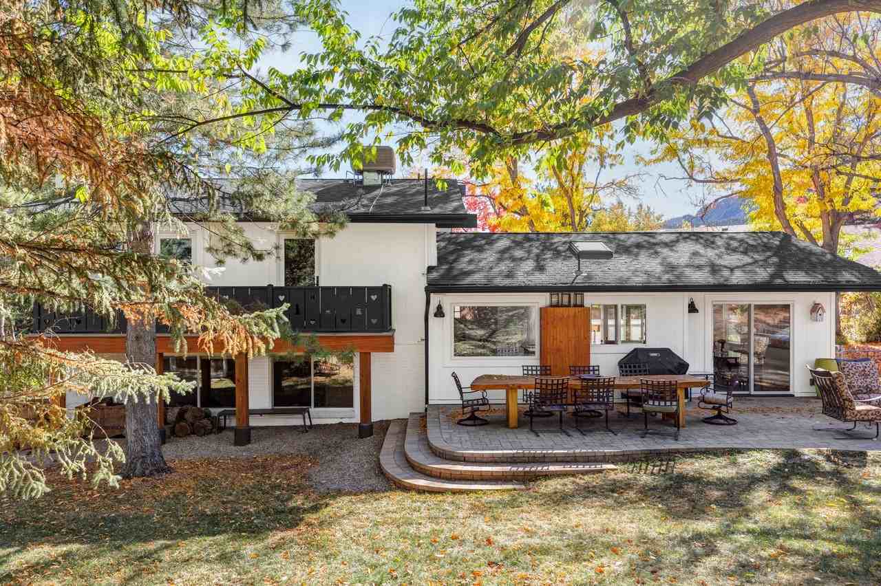 2203 Holyoke Dr - Photo 4 of 42