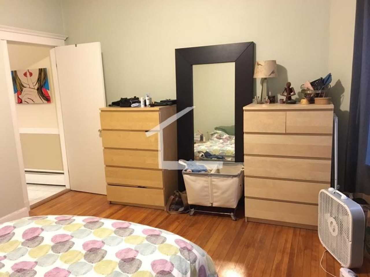 166 Winthrop Road - Photo 5 of 9