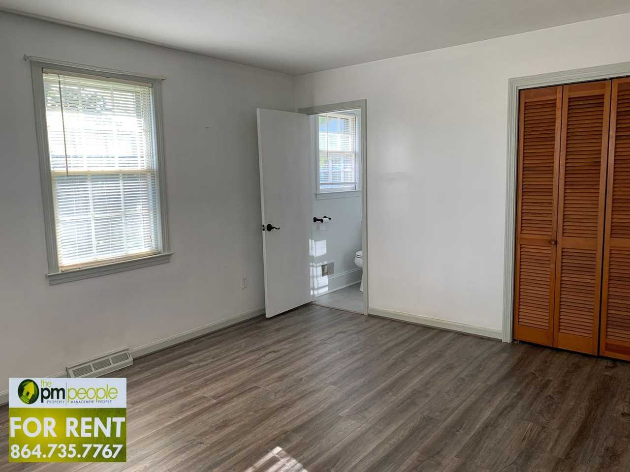 204 Pennwood Ln - Photo 5 of 16