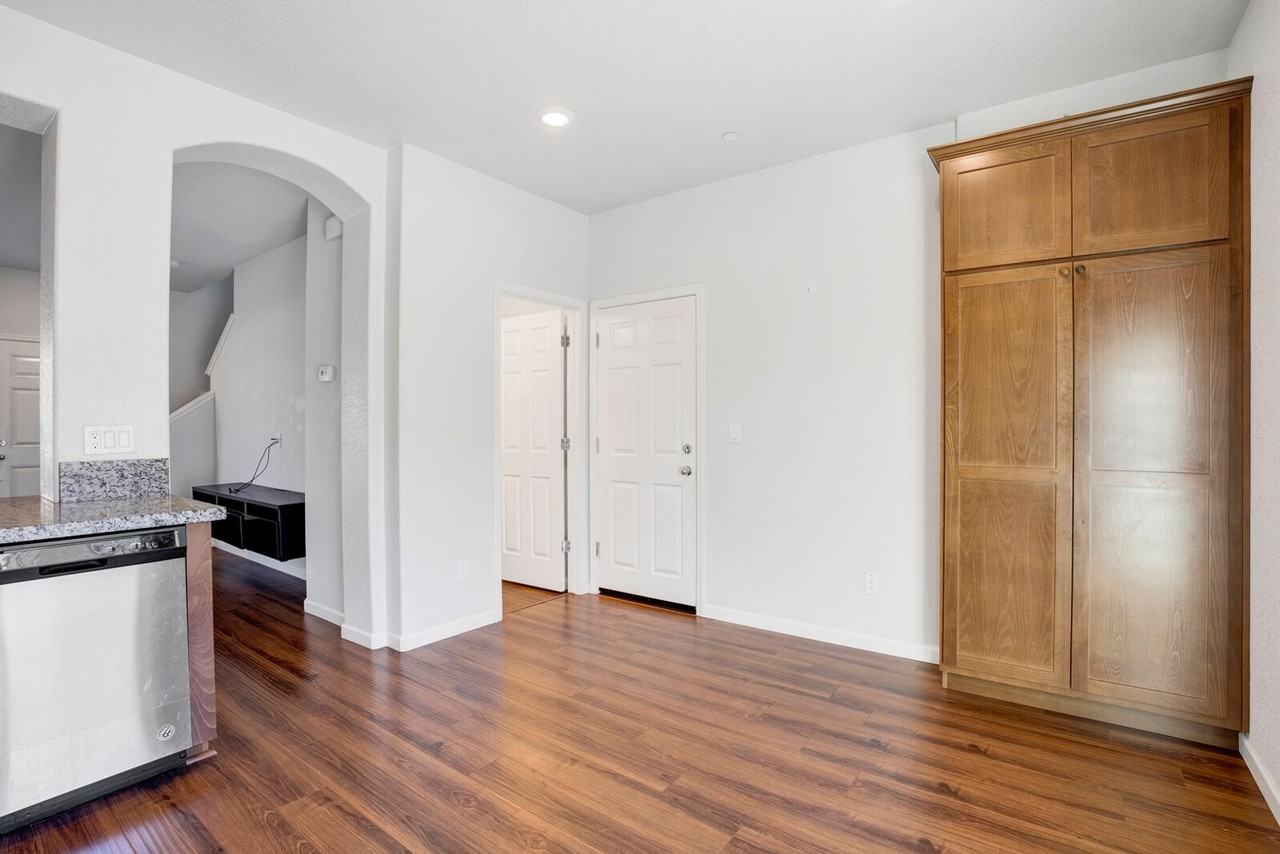 8154 Laurel Willow Ln - Photo 7 of 22