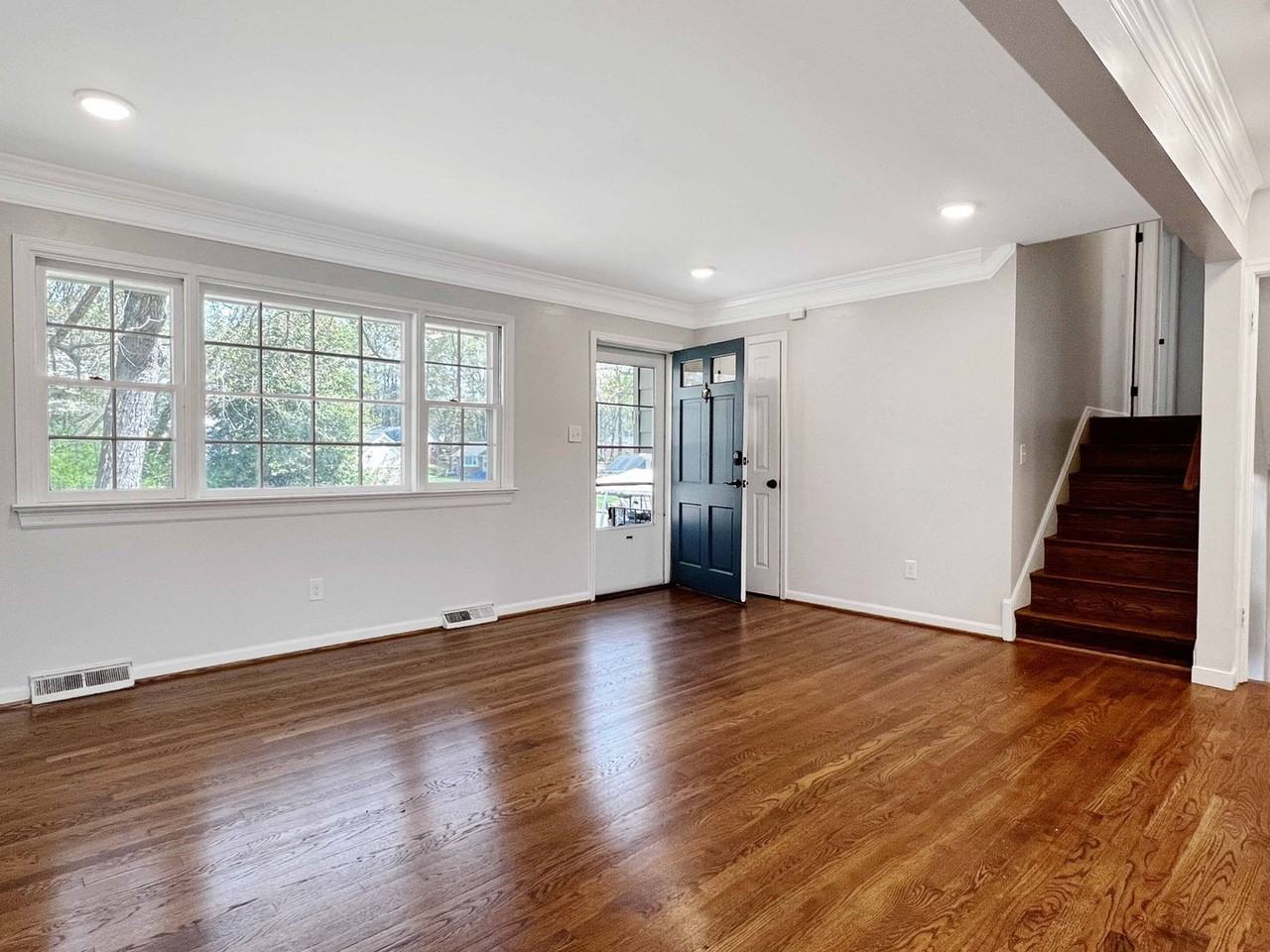 2704 Susten Ct - Photo 3 of 23