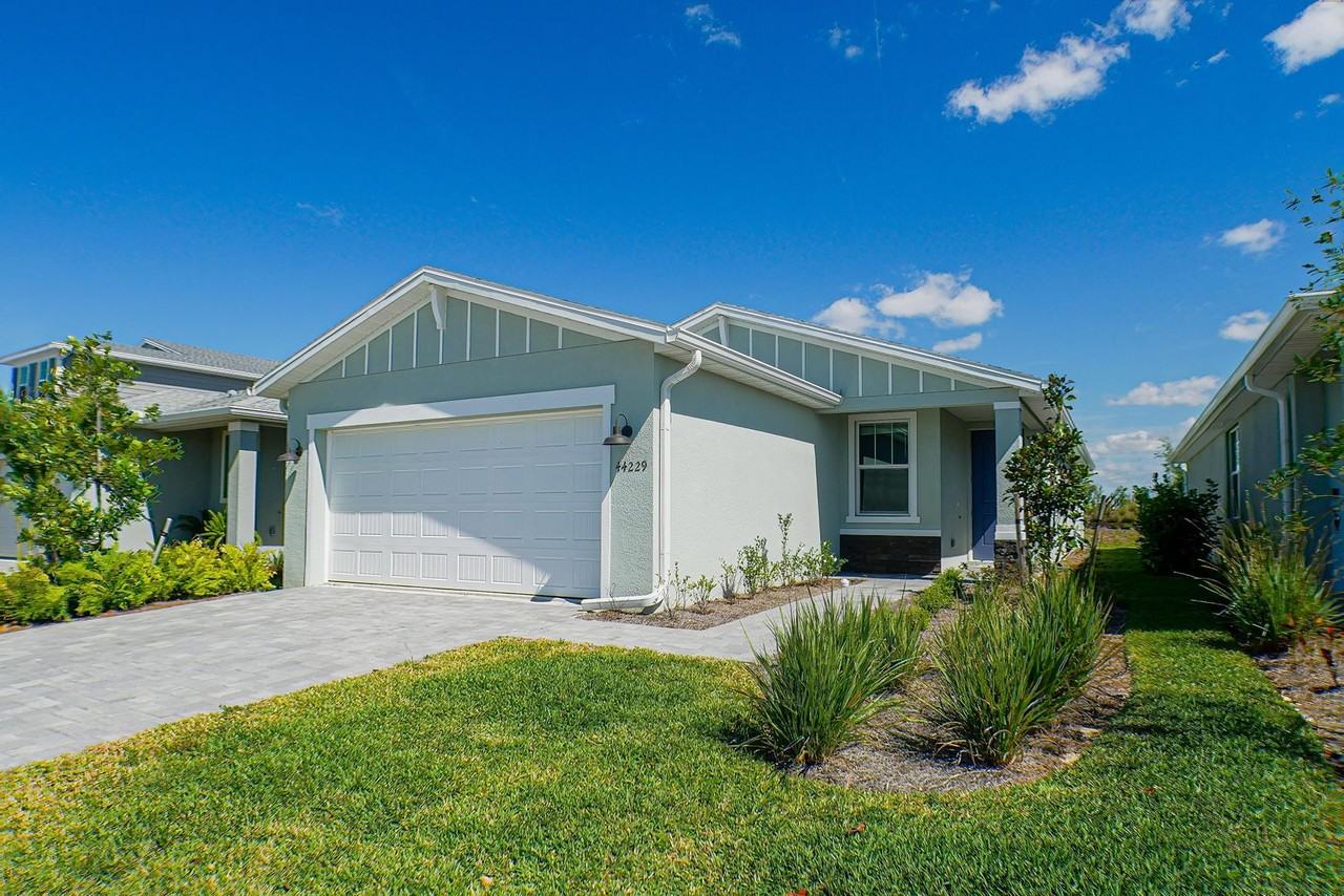 44229 Saddlewood Ct - Photo 2 of 25