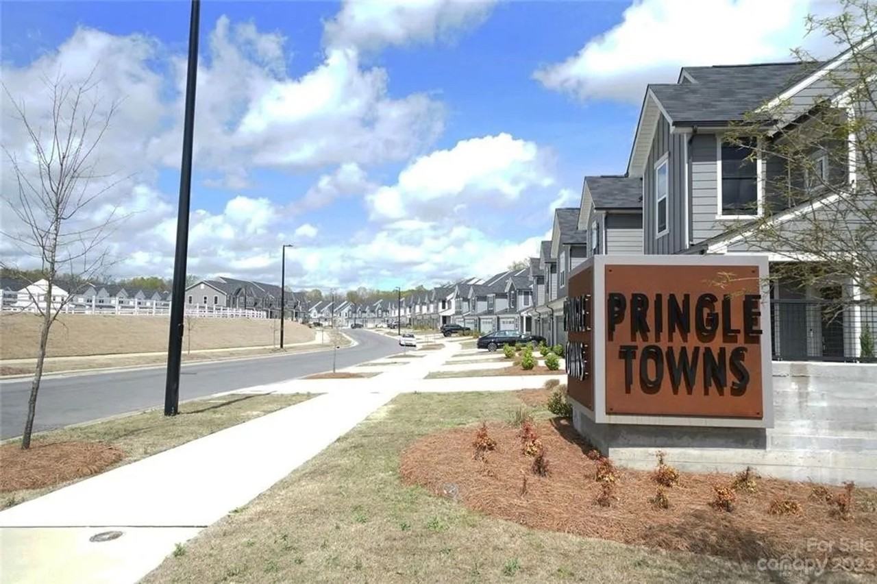 22047 Lani Dr - Photo 5 of 50