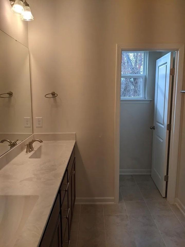 1038 Diamond Dove Ln - Photo 4 of 21