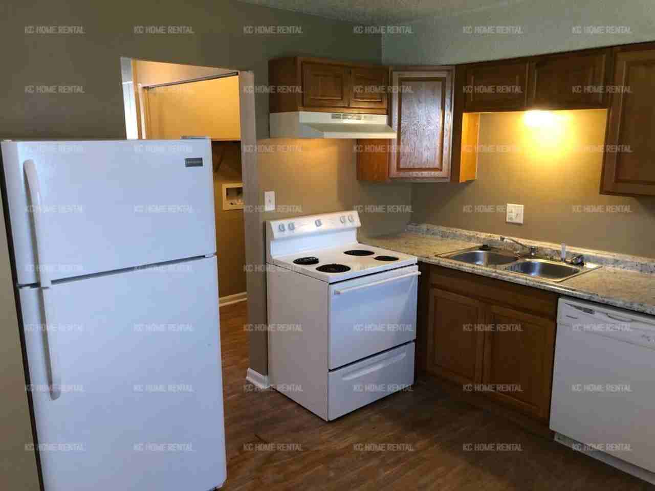 9217 E 54th St - Photo 3 of 21